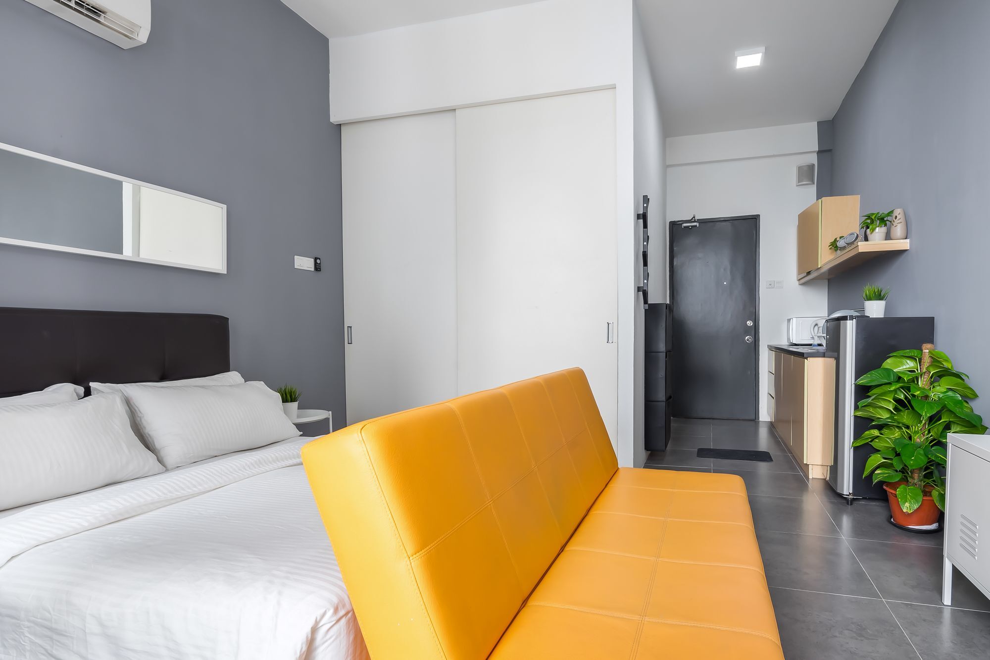 The 12 Suites @ Empire Damansara Petaling Jaya Exterior foto